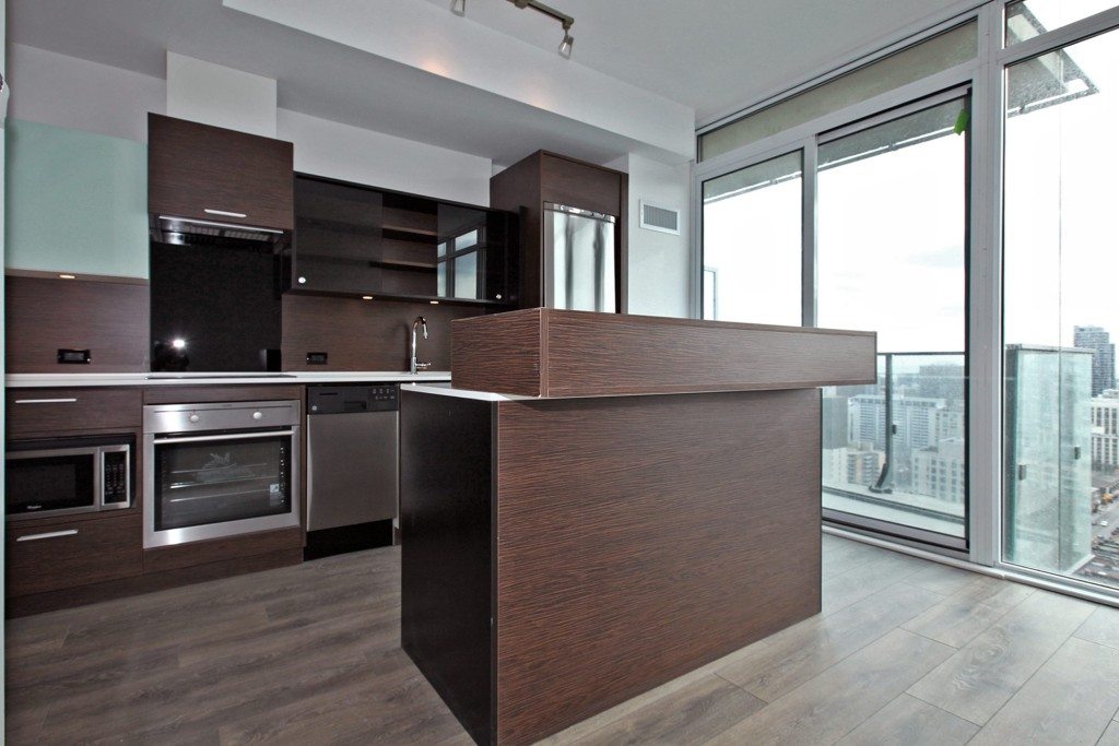 75 St Nicholas St Unit 2503 Kitchen 5
