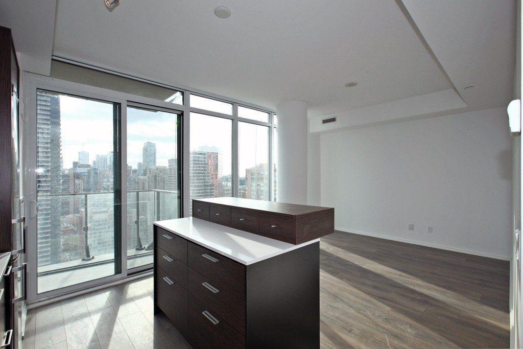 75 St Nicholas St Unit 2503 Main Living Area