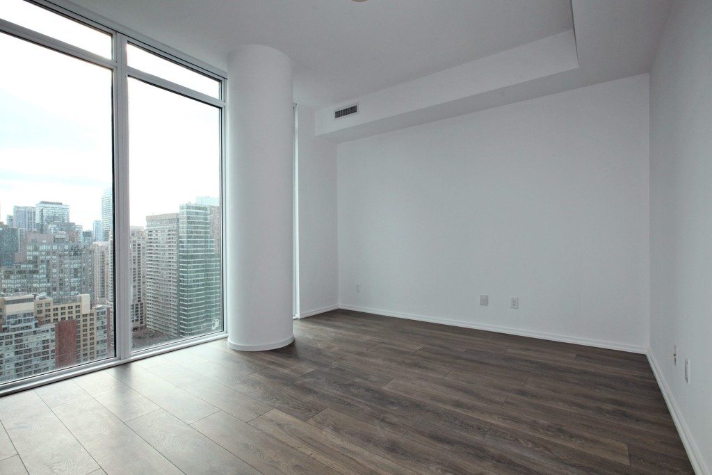 75 St Nicholas St Unit 2503 Main Living Area 4