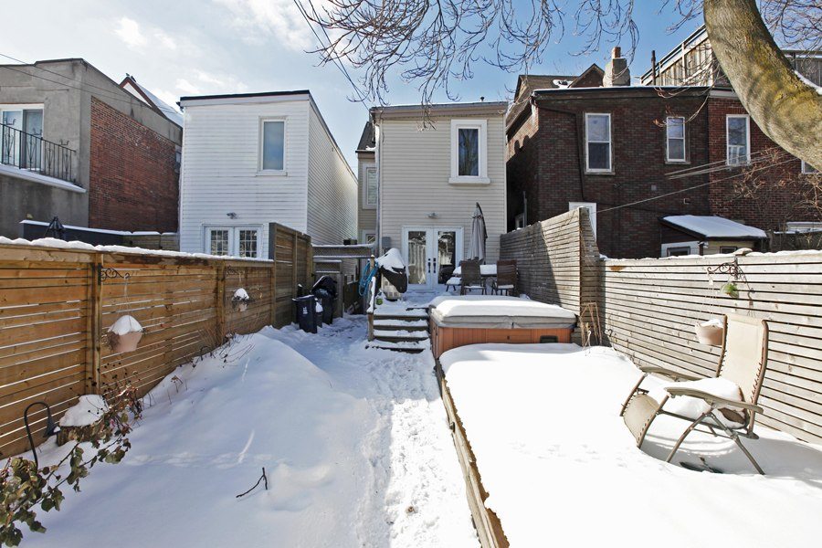 Exterior Back 131 Carlaw