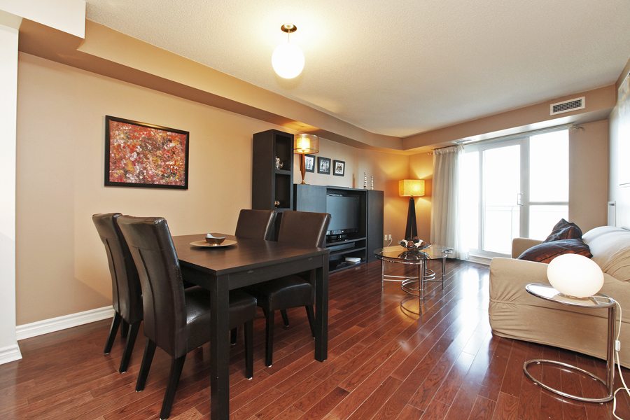 Incredible Waterfront Value 2111 Lake Shore 1511 (11)