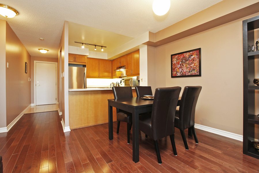 Incredible Waterfront Value 2111 Lake Shore 1511 (12)