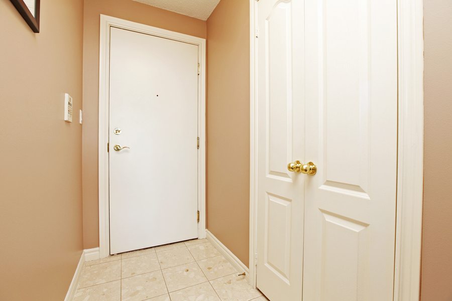 Incredible Waterfront Value 2111 Lake Shore 1511 (14)