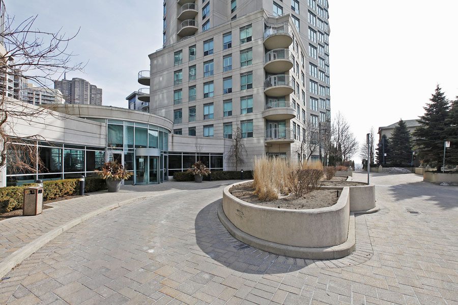 Incredible Waterfront Value 2111 Lake Shore 1511 (22)