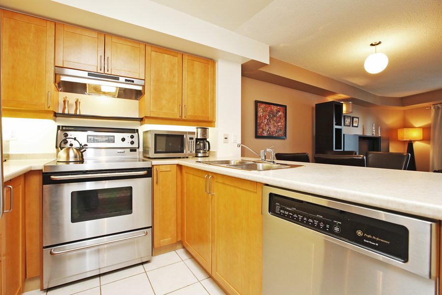Incredible Waterfront Value 2111 Lake Shore 1511 (25)