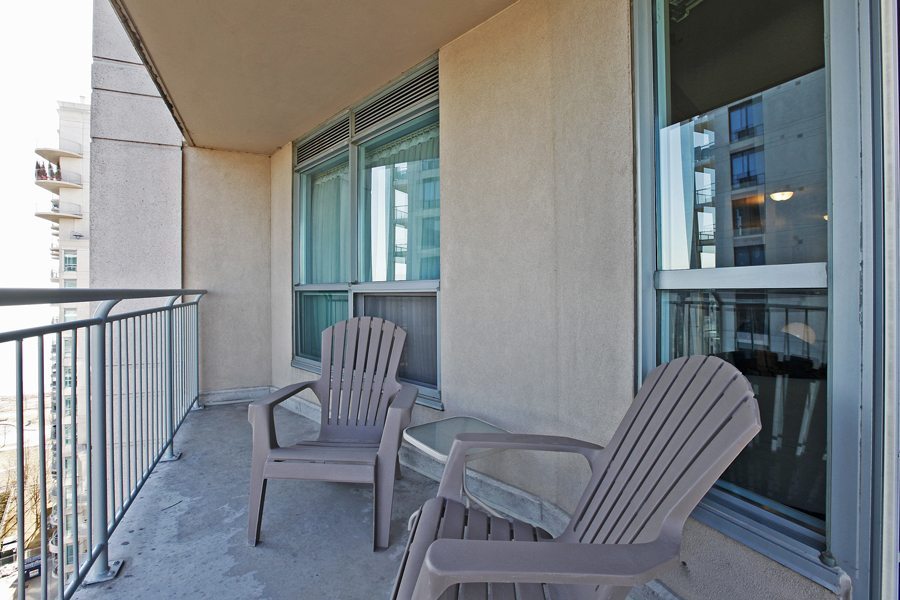 Incredible Waterfront Value 2111 Lake Shore 1511 (3)