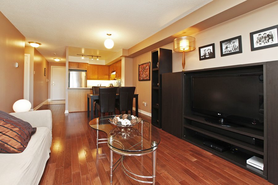 Incredible Waterfront Value 2111 Lake Shore 1511 (37)