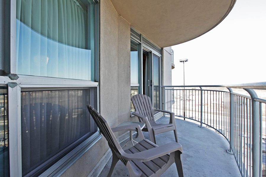 Incredible Waterfront Value 2111 Lake Shore 1511 (4)