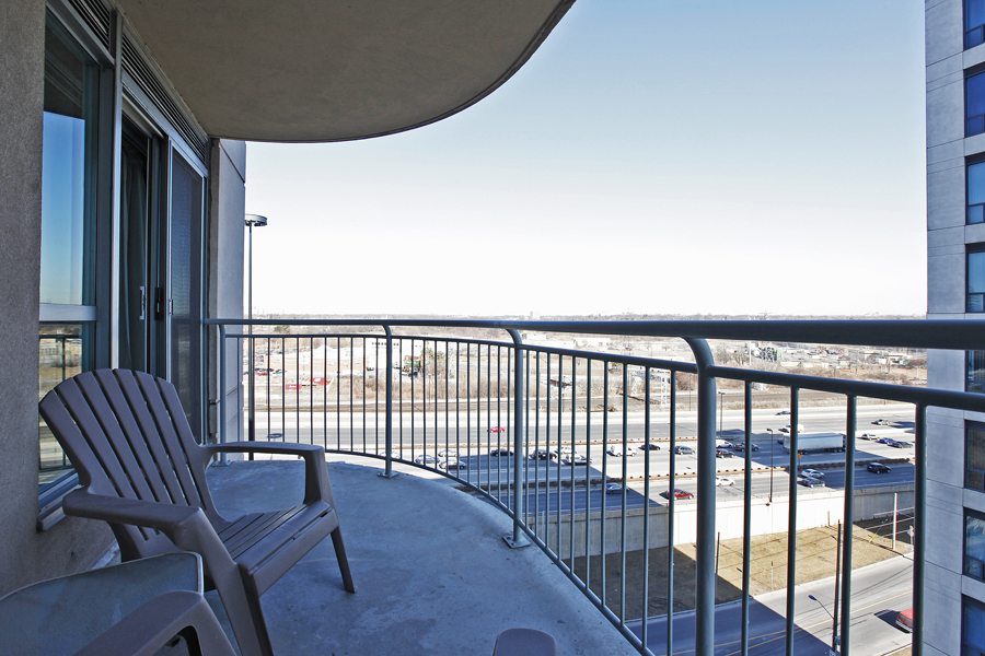 Incredible Waterfront Value 2111 Lake Shore 1511 (5)