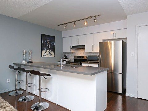 Two Storey Midtown Toronto Loft (6)