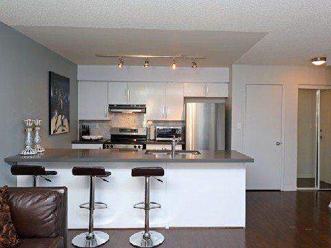 Two Storey Midtown Toronto Loft (7)