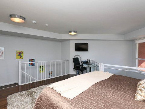 Two Storey Midtown Toronto Loft (9)