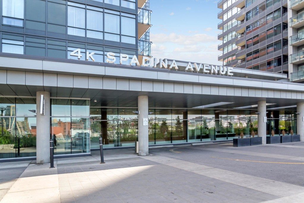 4k Spadina 1216