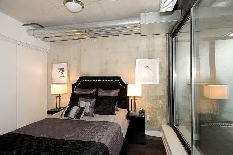 533 Richmond St Loft in King West (7)