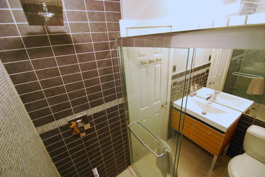 Bathroom H 61 Natalie Pl 107