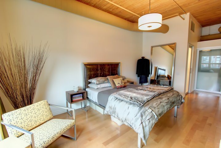 Gotham Lofts - 781 King W #514 (13)