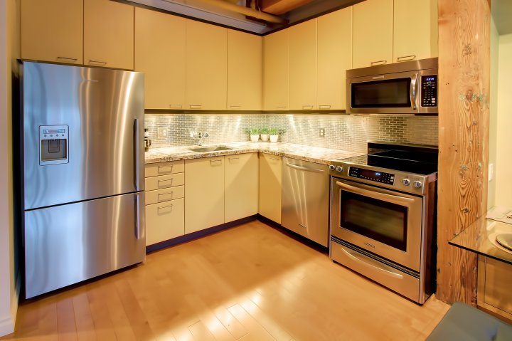 Gotham Lofts - 781 King W #514 (7)