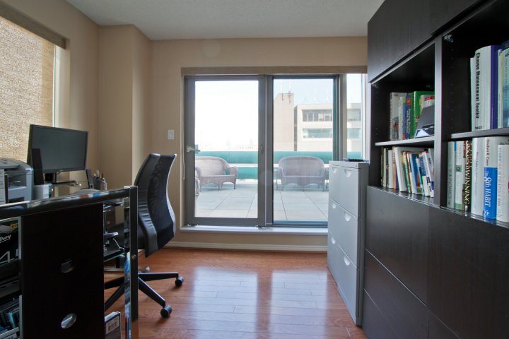 Waterfront Condo - 307-10 Yonge (13)