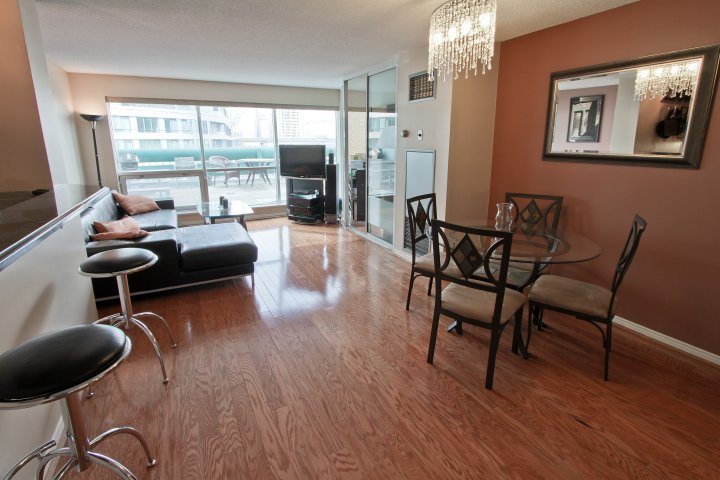 Waterfront Condo - 307-10 Yonge (18)