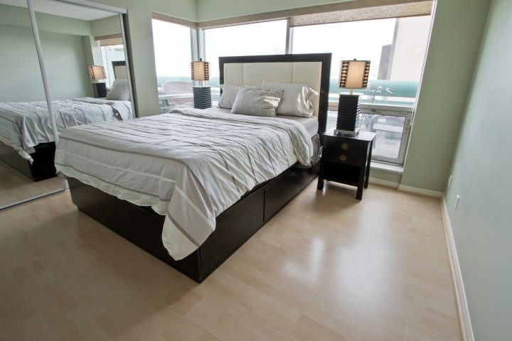 Waterfront Condo - 307-10 Yonge (19)