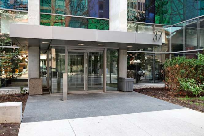 37 Grosvenor St 1505 Toronto-small-002-Building Entryway-666x444-72dpi