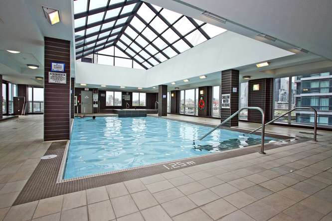 600 Fleet Street Indoor Pool