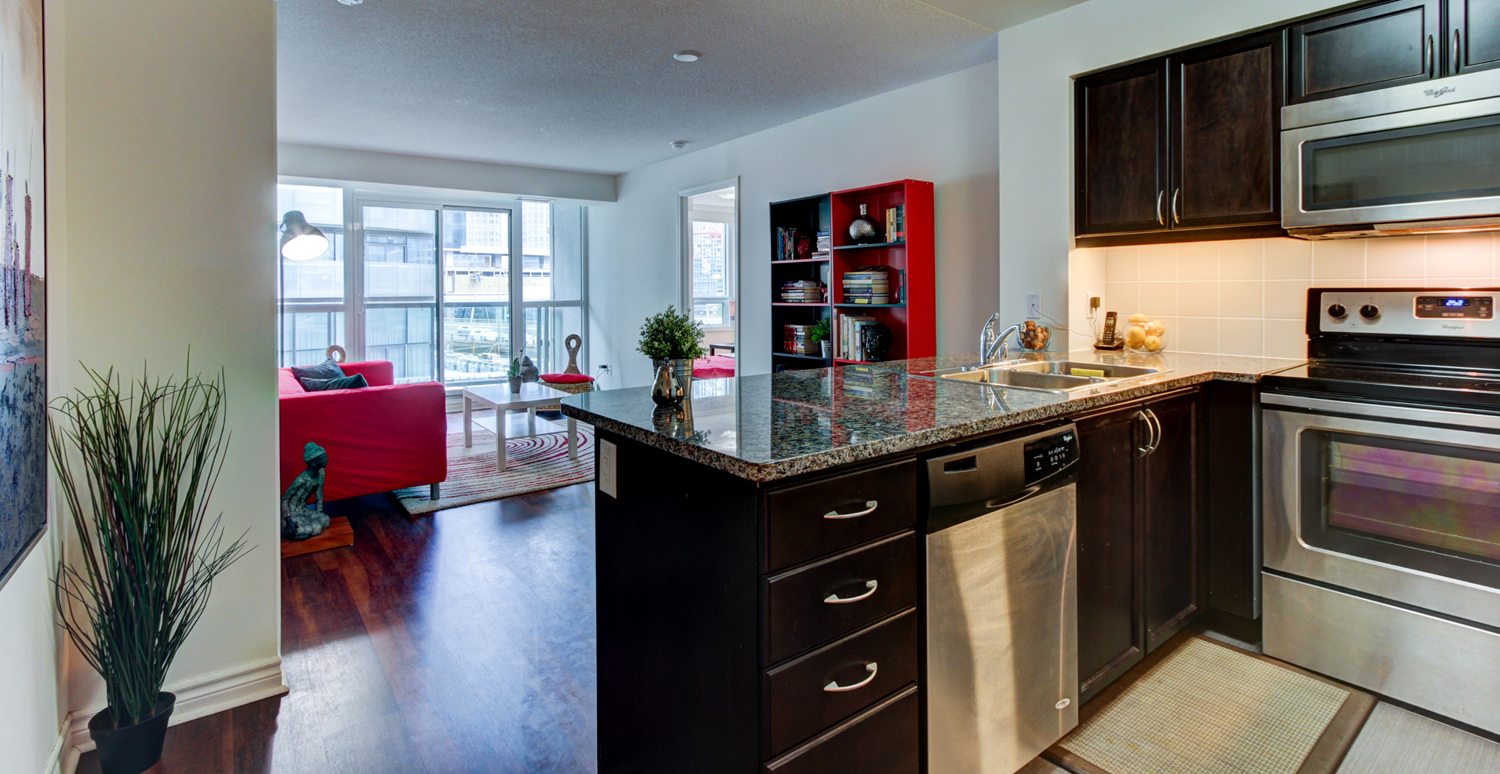 19 Grand Trunk Crescent #609 | the BREL team