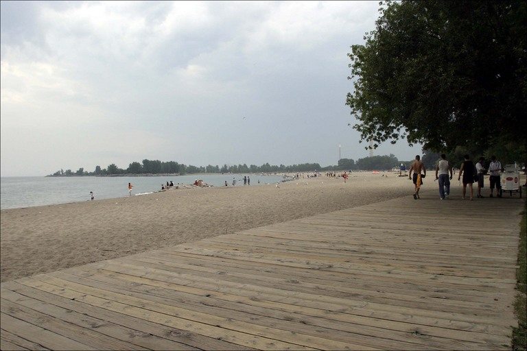 toronto-lake-beach-boardwalk