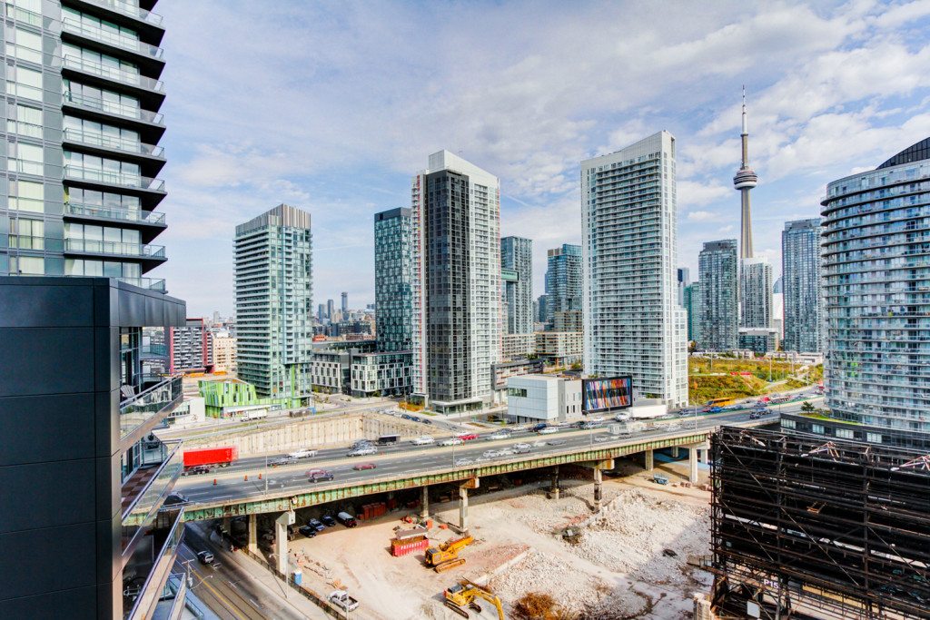 Malibu Harbourfront Condo 600 Fleet Toronto