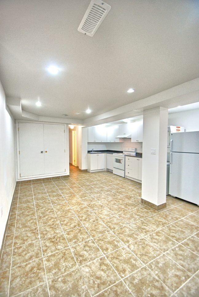 20 Ashdale Avenue Toronto Leslieville Basement Rental (6)