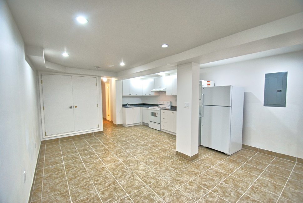 20 Ashdale Avenue Toronto Leslieville Basement Rental (7)