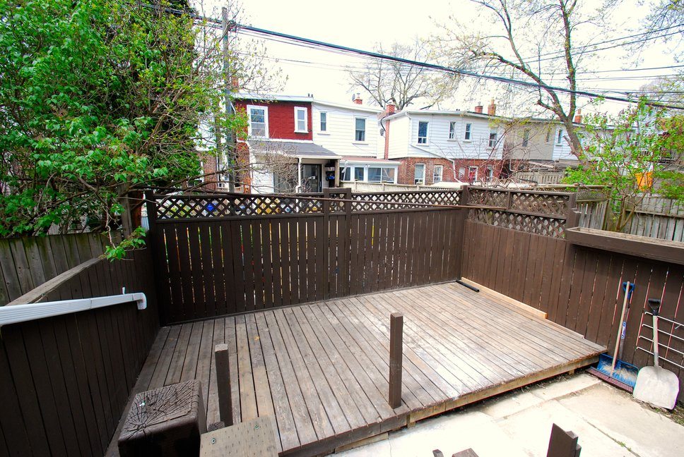 20 Ashdale Avenue Toronto Leslieville Rental Back Deck