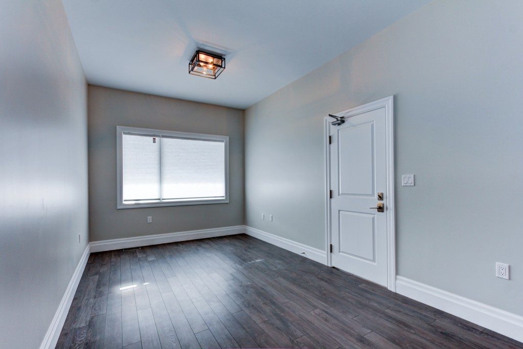 For lease Duplex Queen West