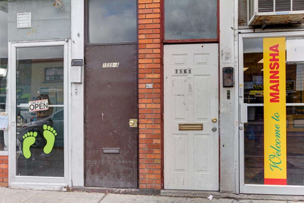 1559 Eglinton