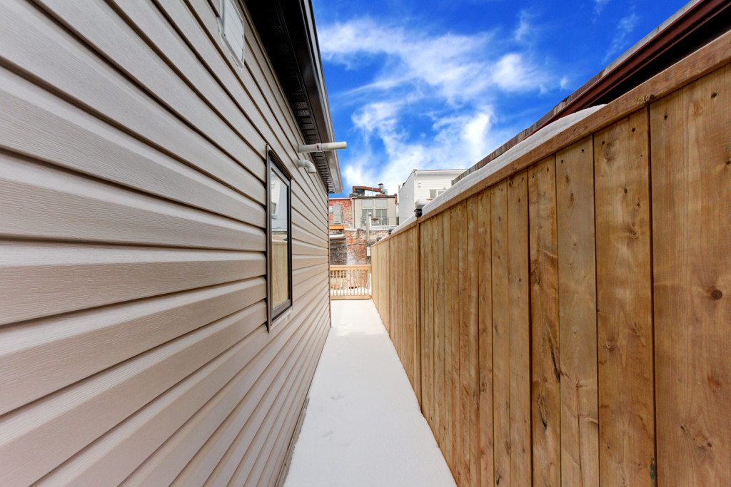 Deck_726_Richmond_St_W_1_WEB
