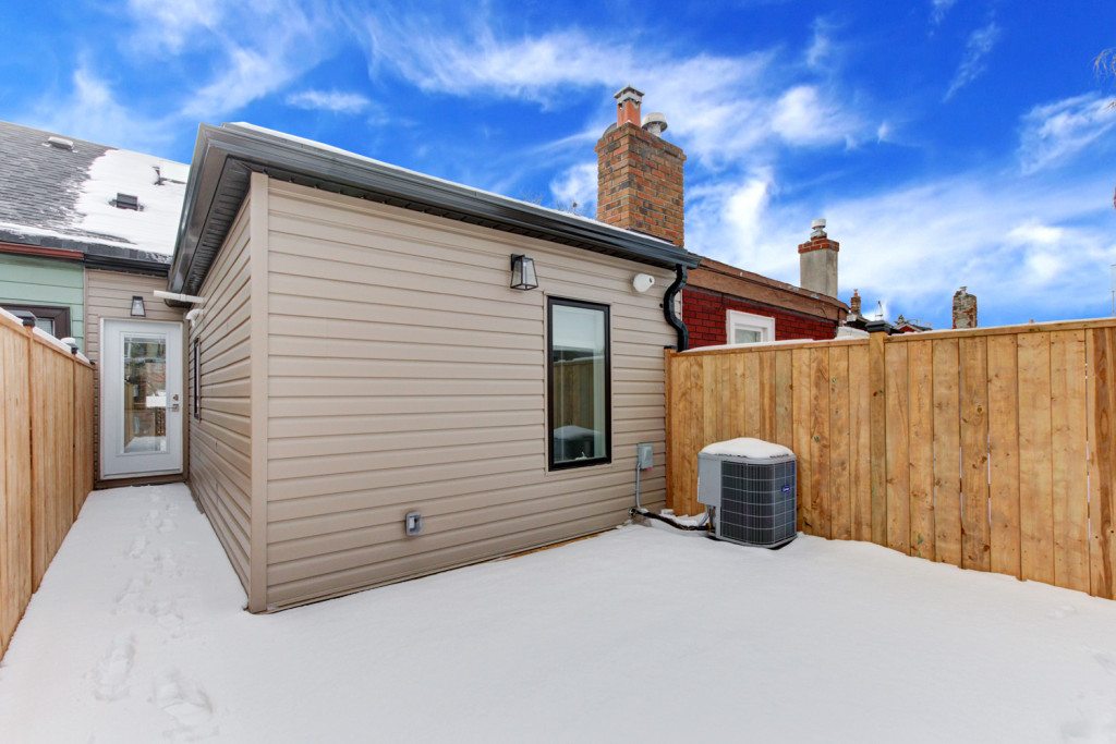 Deck_726_Richmond_St_W_3_WEB