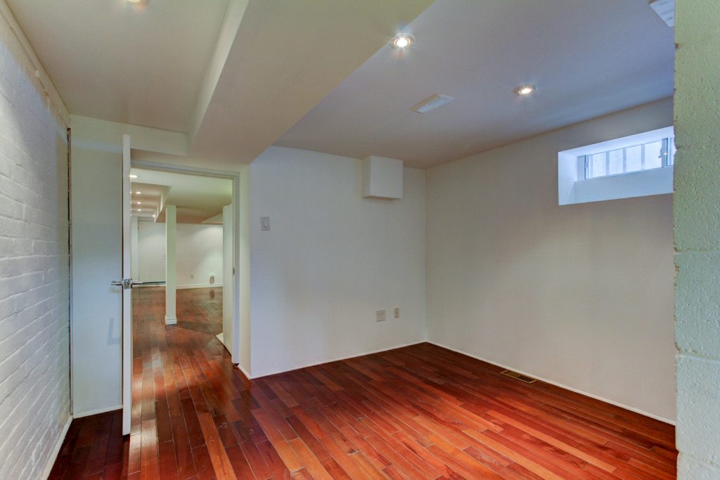 Trinity Bellwoods Toronto Lease