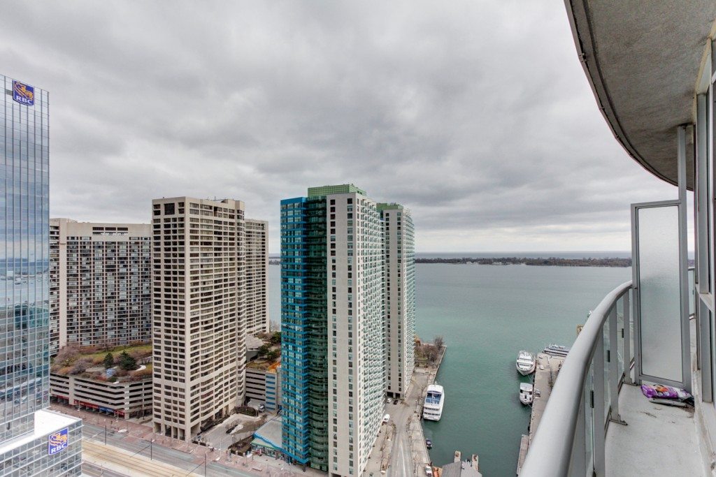 Waterclub Condos