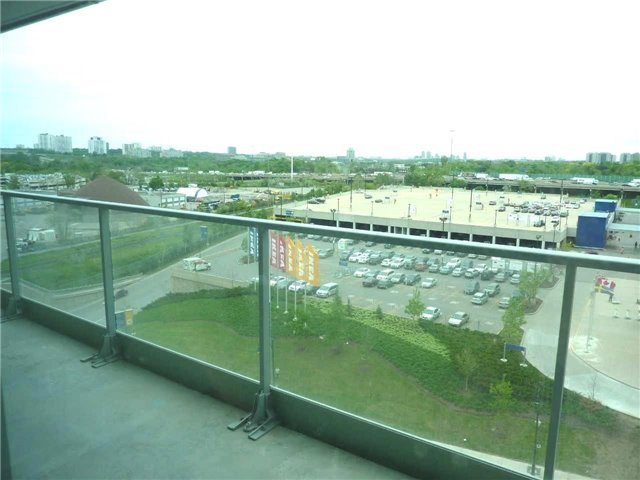 Toronto 29 Singer Bayview Village