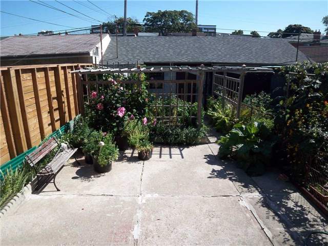 dufferin-grove-semis-sold-toronto