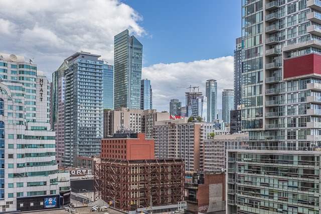 sold-glas-condos-toronto
