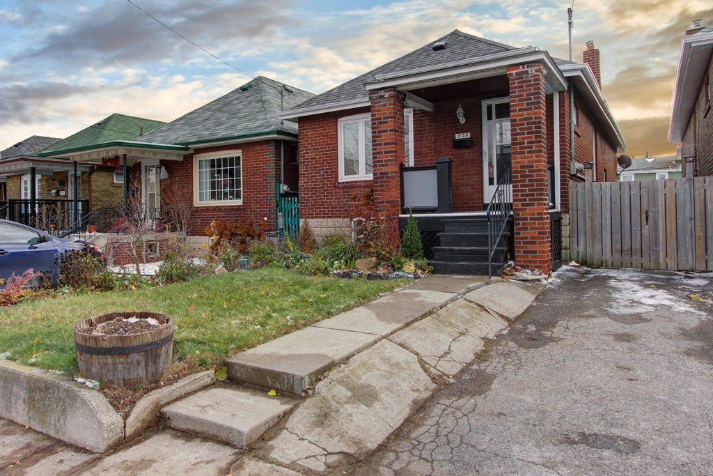 homes-danforth-village-toronto