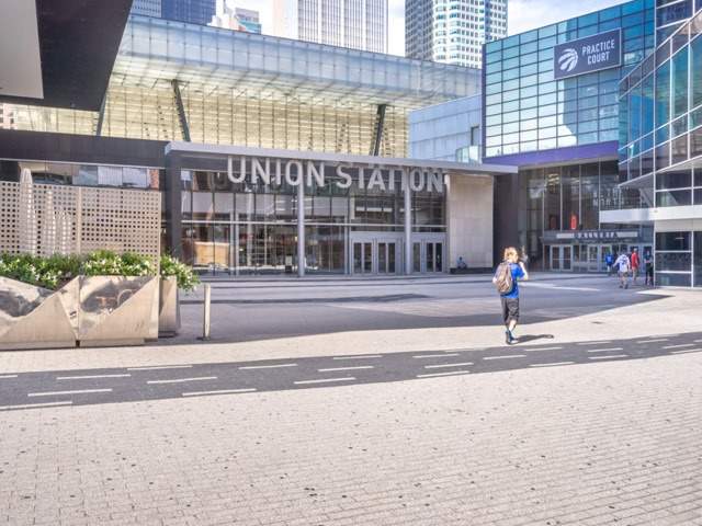 sold-toronto-maple-leaf-square-condos
