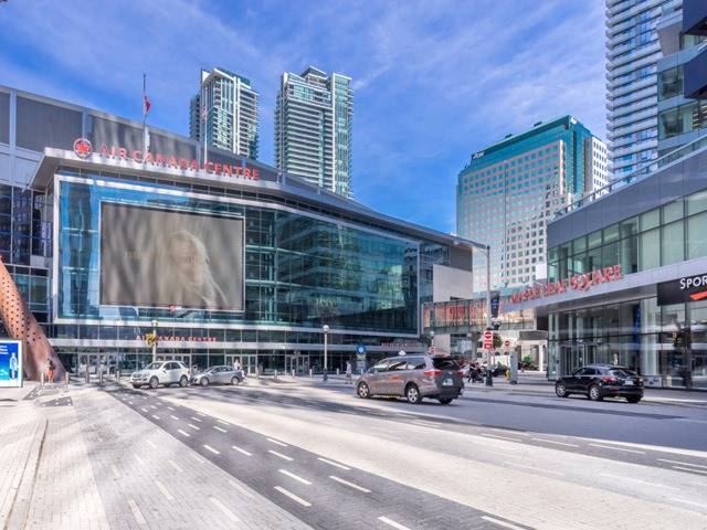 toronto-sold-maple-leaf-square-condos