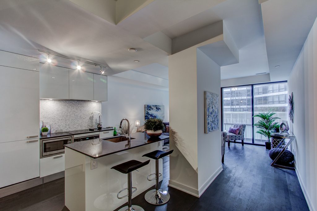1 Thousand Bay Bay Street Corridor Condos