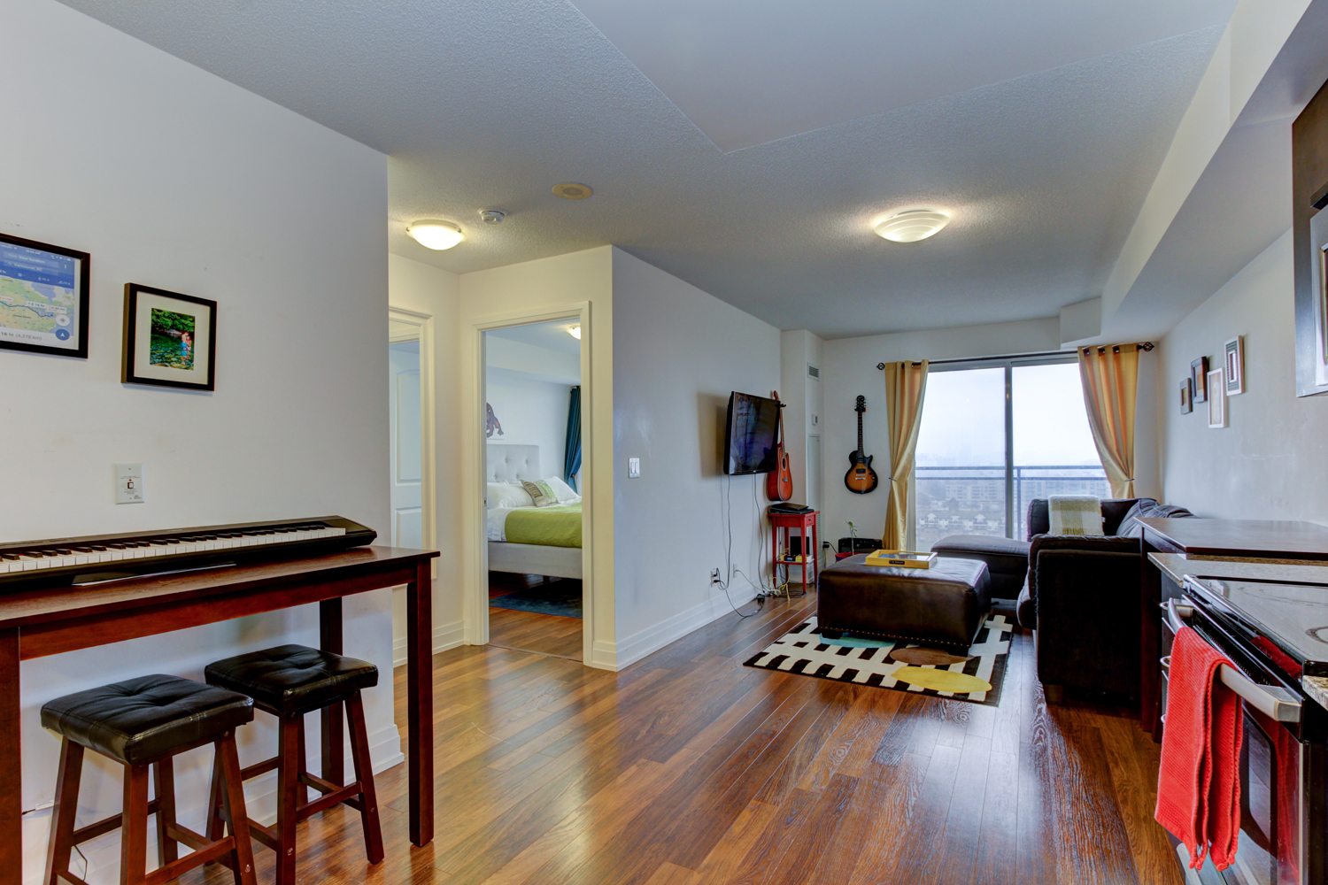 15101 De Boers Drive East the BREL team 15101 De Boers Drive East the BREL team