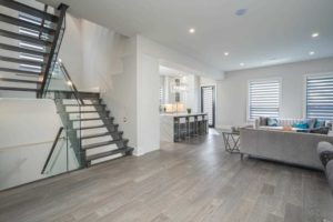 850 Atwater Ave Lakeview