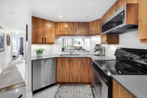 77 Maitland Pl 1224