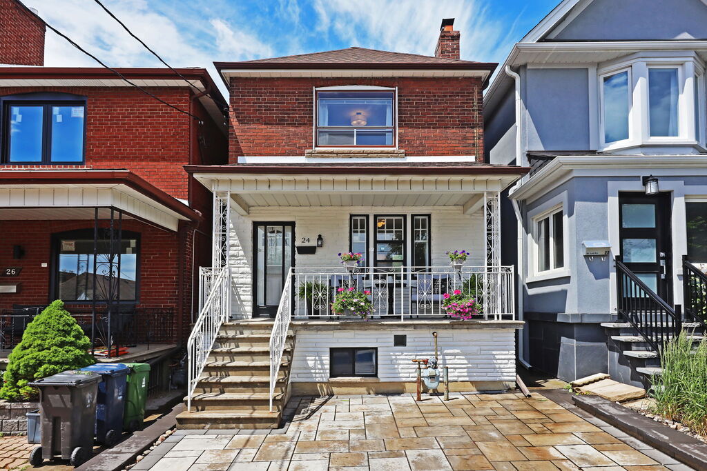 24 Amherst Ave oakwood village