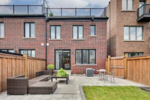 33 Father Redmond Way outdoor space